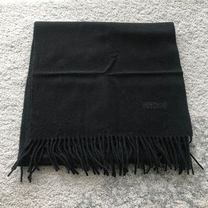 Moschino wool scarf
